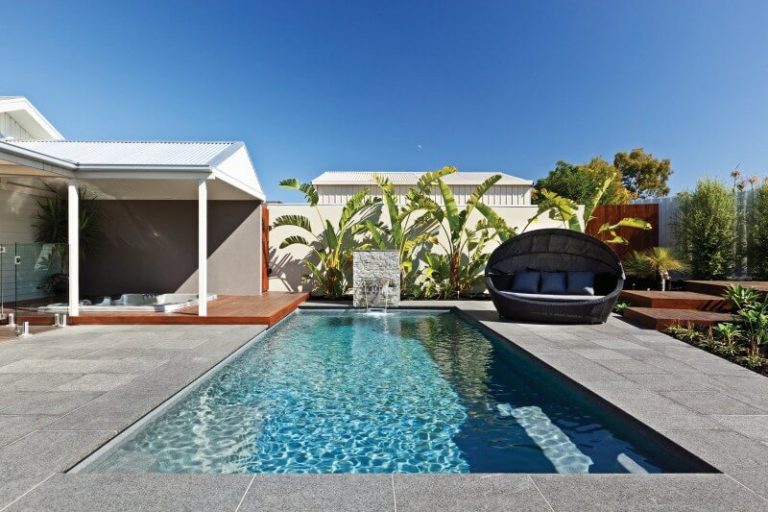 X-Trainer fibreglass pool